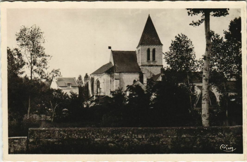 Carte postale ancienne Montsoreau L'Eglise à Montsoreau