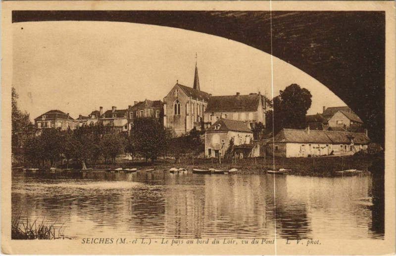 Carte postale ancienne Seiches Le pays au bord du Loir