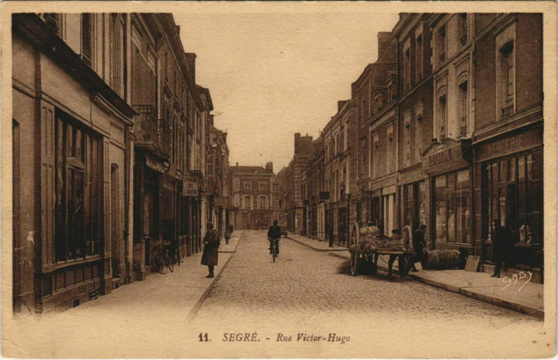 Carte postale ancienne Segre Rue Victor-Hugo