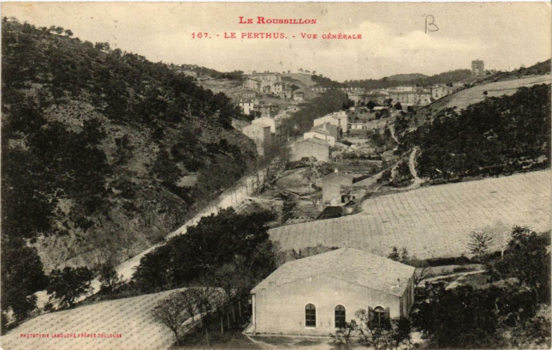 Carte postale ancienne Le Perthus Vue générale au Perthus
