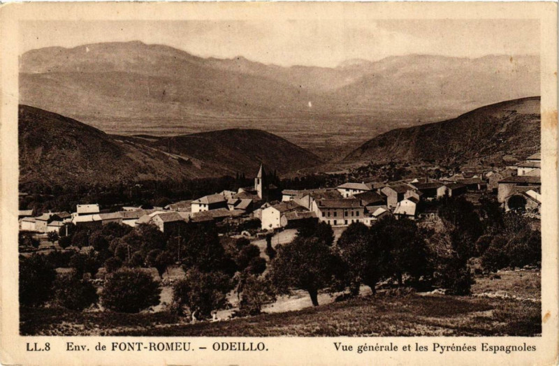Carte postale ancienne Env. de Font-Romeu Odeillo Vue générale à Llo