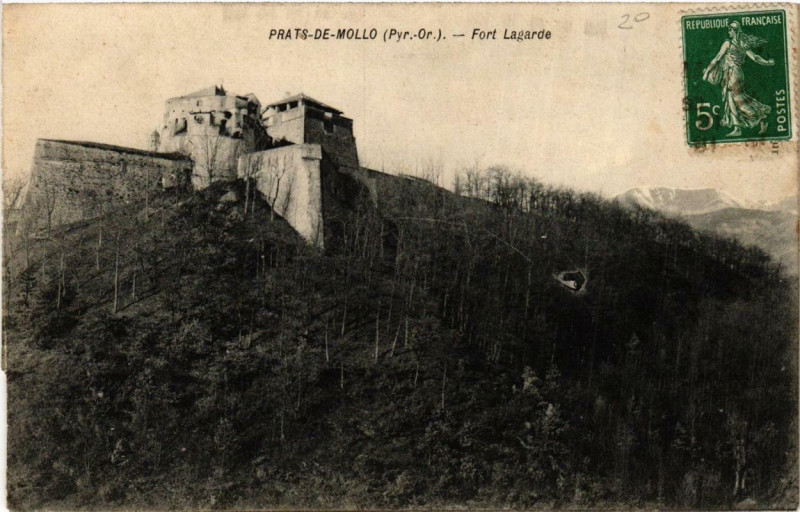 Carte postale ancienne Prats-de-Mollo Fort Lagarde à Llo