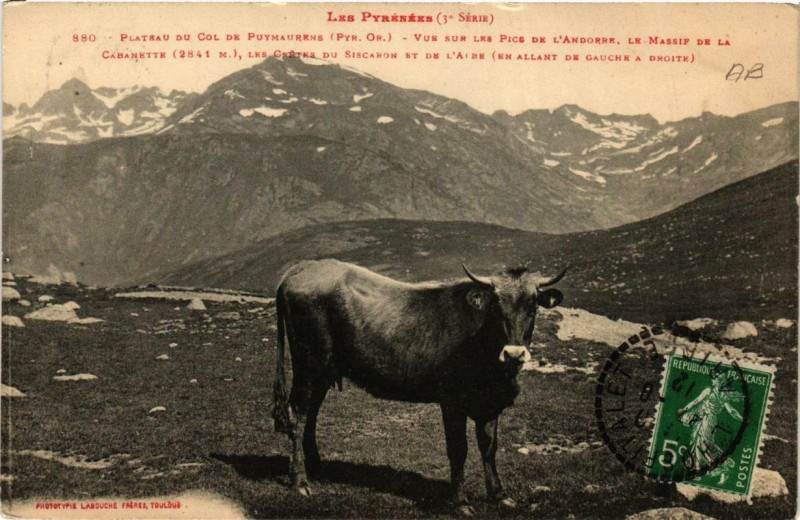 Carte postale ancienne Les Pyrénées Vue sur les Pics de l'Andorre à Py