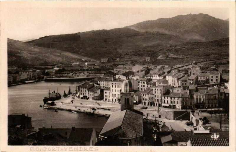 Carte postale ancienne Port-Vendres Vue générale sur le Port à Port-Vendres