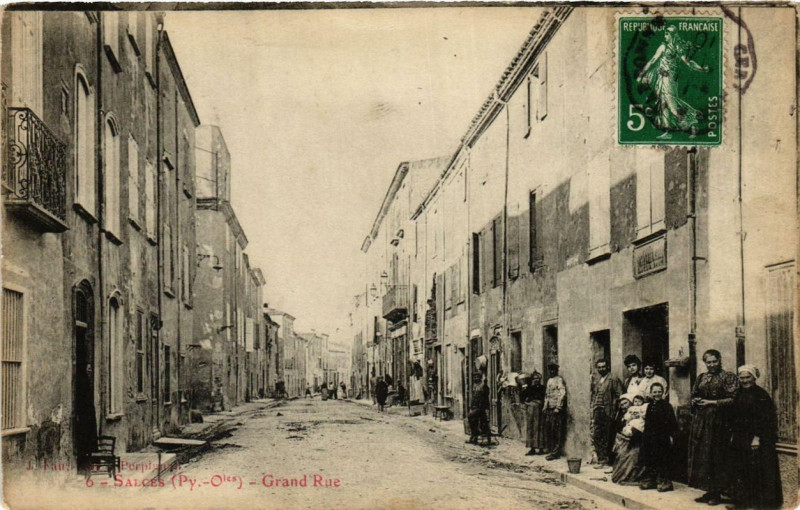 Carte postale ancienne Salces Grand Rue