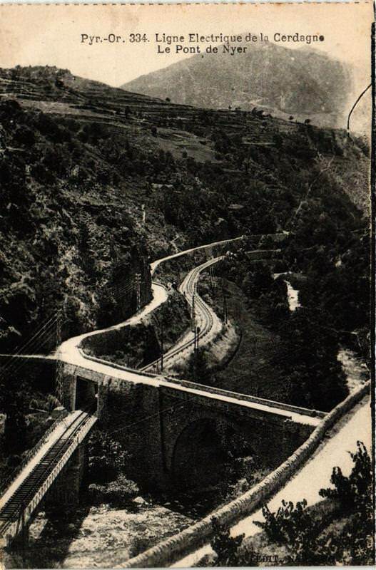 Carte postale ancienne Ligne electrique de la Cerdagne Le Pont de Nyer à Nyer