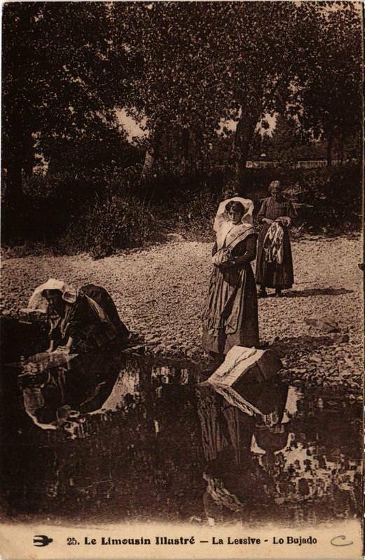 Carte postale ancienne Le Limousin Illustré La Lessive Lo Bujado