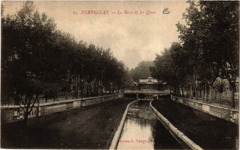 Carte postale ancienne Perpignan La Basse et les Quais à Perpignan