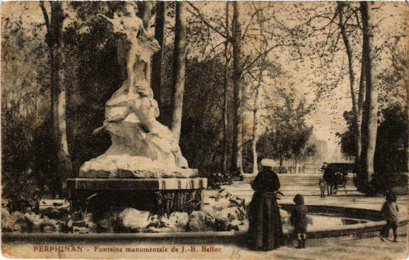 Carte postale ancienne Perpignan Fontaine monumentale de J.-B. Belloc à Perpignan