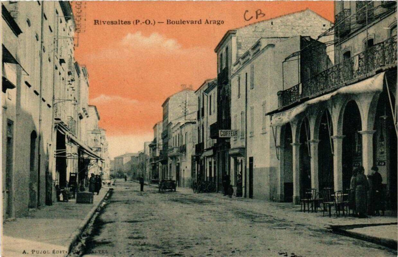 Carte postale ancienne Rivesaltes Boulevard Arago à Rivesaltes