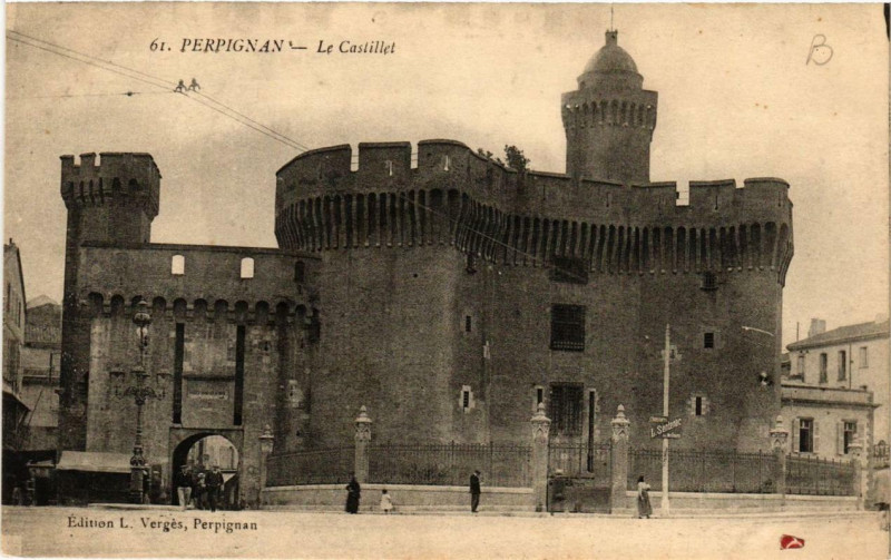 Carte postale ancienne Perpignan Le Castillet à Perpignan