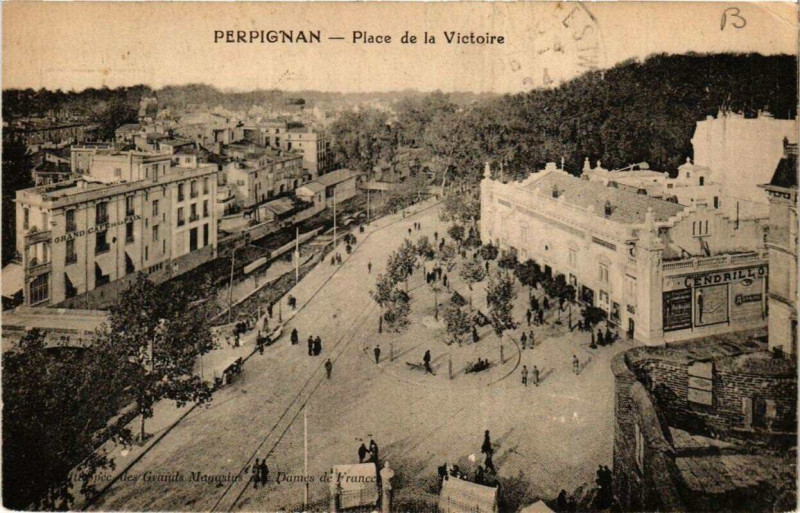 Carte postale ancienne Perpignan Place de la Victoire à Perpignan