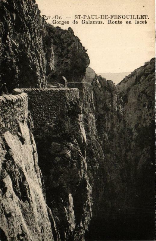 Carte postale ancienne Saint-Paul-de-Fenouillet Gorges de Galamus Route en lacet à Saint-Paul-de-Fenouillet