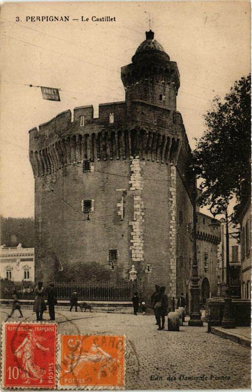 Carte postale ancienne Perpignan Le Castillet à Perpignan