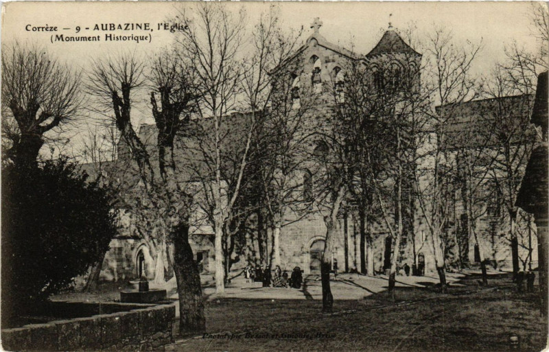 Carte postale ancienne Aubazine - L'Eglise