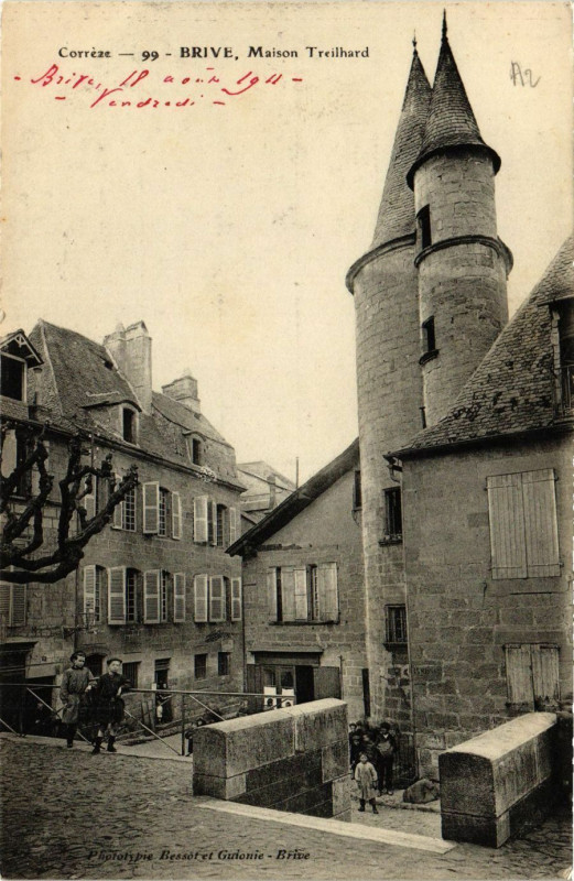 Carte postale ancienne Brive - Maison Treilhard