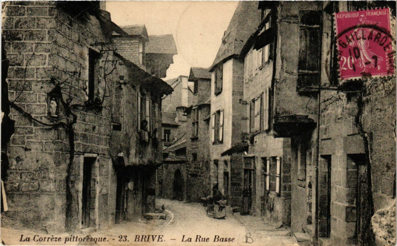 Carte postale ancienne Brive - La Rue Basse