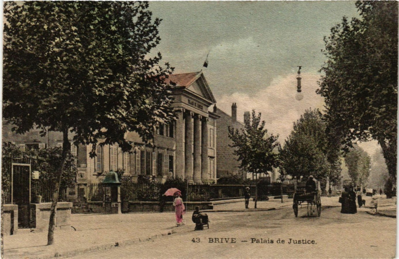 Carte postale ancienne Brive - Palais de Justice