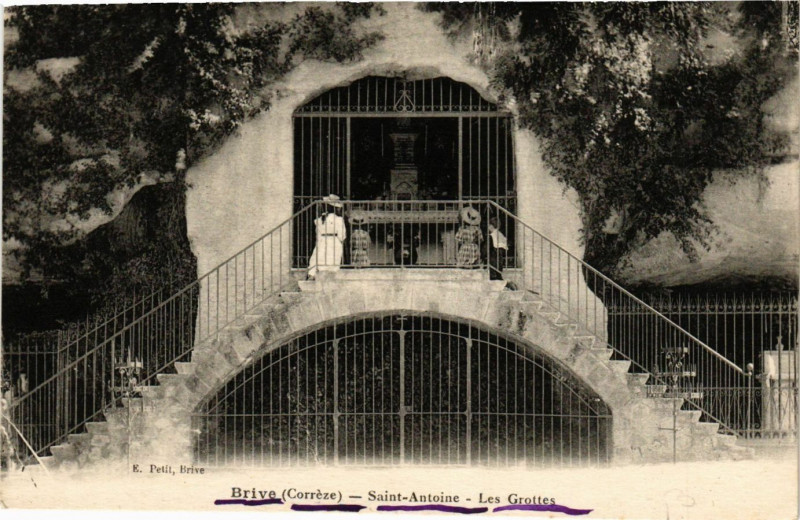 Carte postale ancienne Brive - Saint-Antoine - Les Grottes