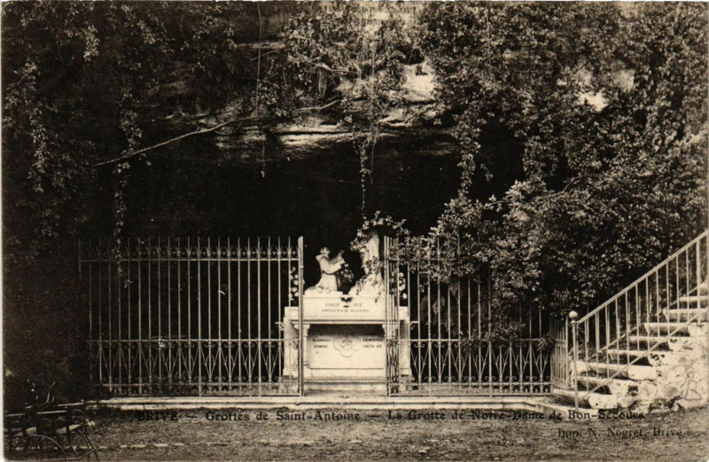 Carte postale ancienne Brive - Saint-Antoine - La Grotte de N.-D. de Bon-Secours