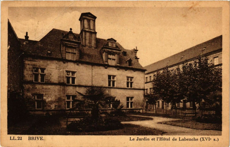 Carte postale ancienne Brive - Le Jardin et l'Hotel de Labenche au Jardin