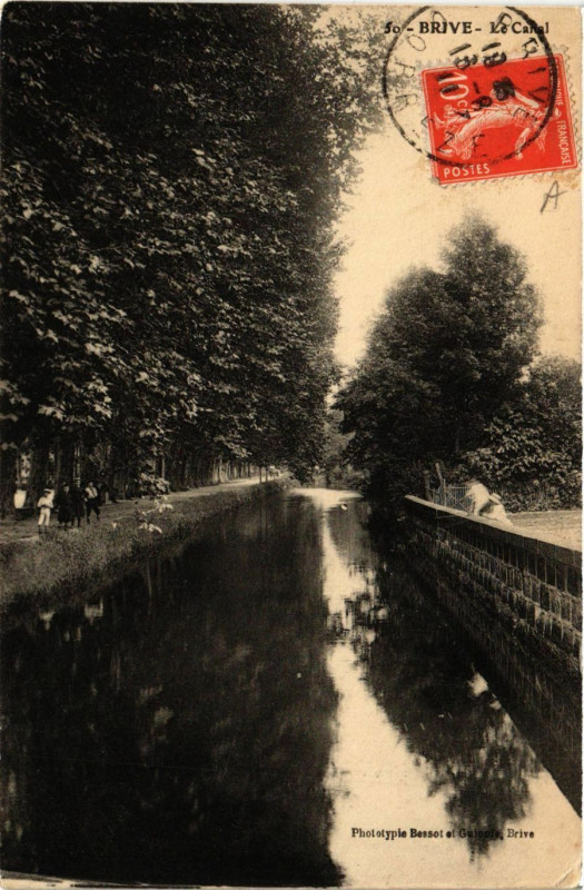 Carte postale ancienne Brive - Le Canal