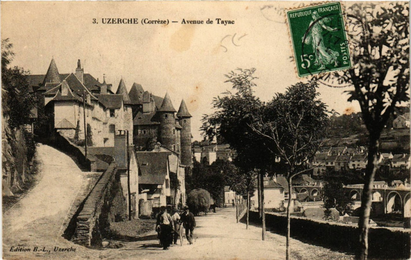 Carte postale ancienne Uzerche - Avenue de Tayac à Uzerche