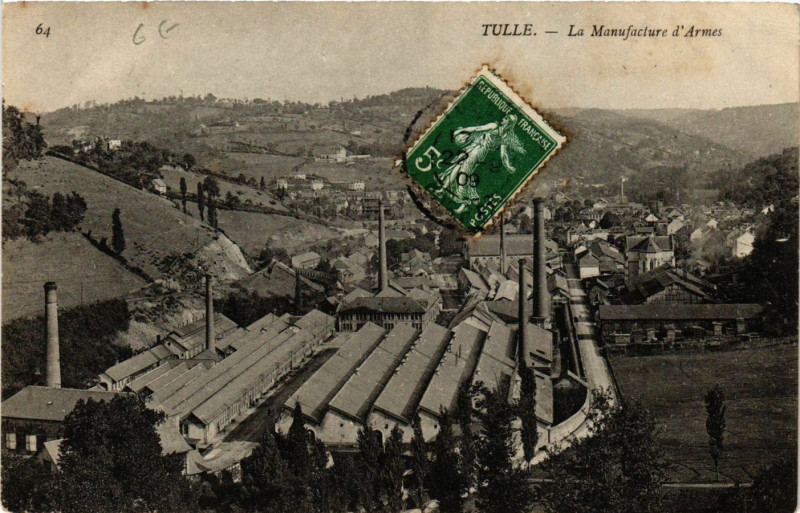 Carte postale ancienne Tulle - La Manufacture d'Armes à Tulle