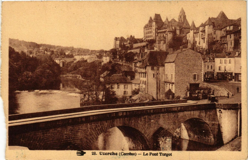 Carte postale ancienne Uzerche - Le Pont Turgot à Uzerche