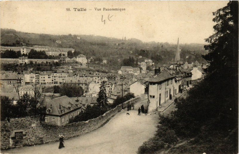 Carte postale ancienne Tulle - Vue Panoramique à Tulle