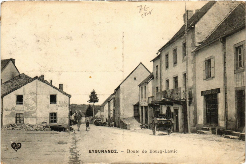 Carte postale ancienne Eygurande - Route de Bourg-Lastic à Eygurande