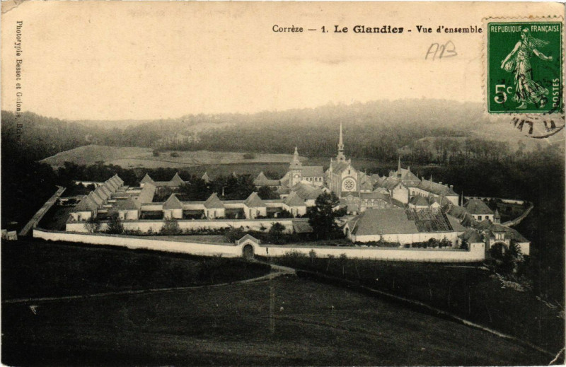 Carte postale ancienne Le Glandier - Vue d'ensemble