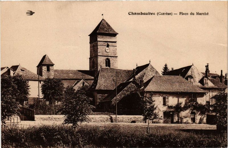 Carte postale ancienne Chamboulive - Place du Marché à Chamboulive