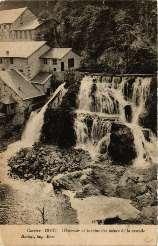 Carte postale ancienne Bort - Deversoir et turbine des usines de la cascade