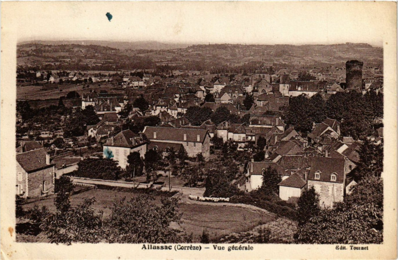 Carte postale ancienne Allassac - Vue générale à Allassac