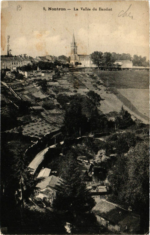 Carte postale ancienne Nontron - La Vallée du Bandiat