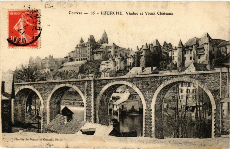 Carte postale ancienne Uzerche - Viaduc et Vieux Chateaux à Uzerche