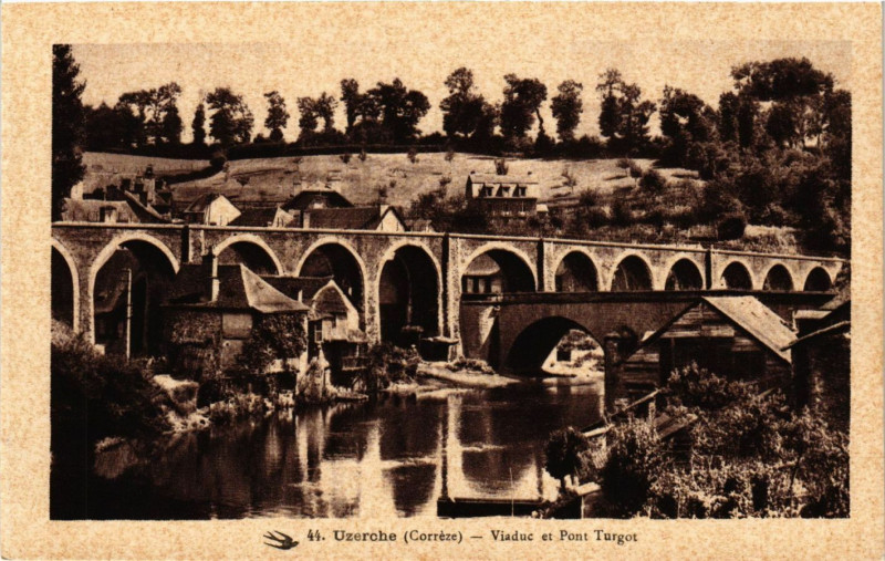 Carte postale ancienne Uzerche - Viaduc et Pont Turgot à Uzerche