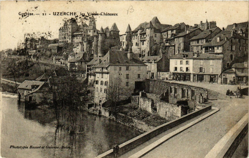Carte postale ancienne Uzerche - Les Vieux Chateaux à Uzerche