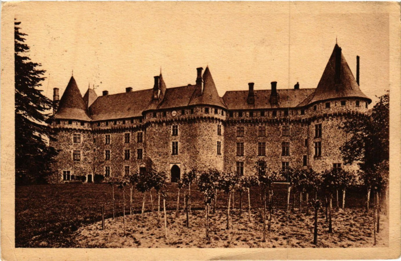 Carte postale ancienne Pompadour - Chateau