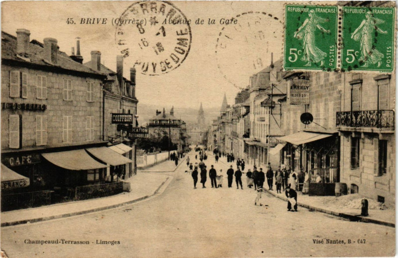Carte postale ancienne Brive - Avenue de la Gare