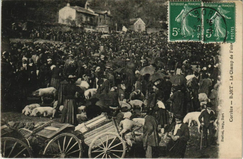 Carte postale ancienne Bort Le champ de foire
