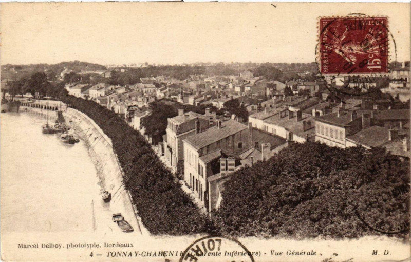 Carte postale ancienne Tonnay-Charente Vue générale à Tonnay-Charente