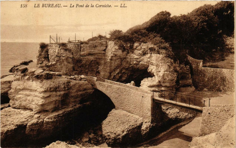 Carte postale ancienne Le Bureau Le Pont de la Corniche