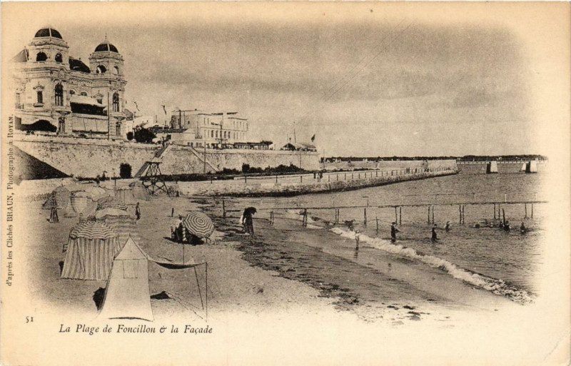 Carte postale ancienne La Plage de Foucillon & la Facade