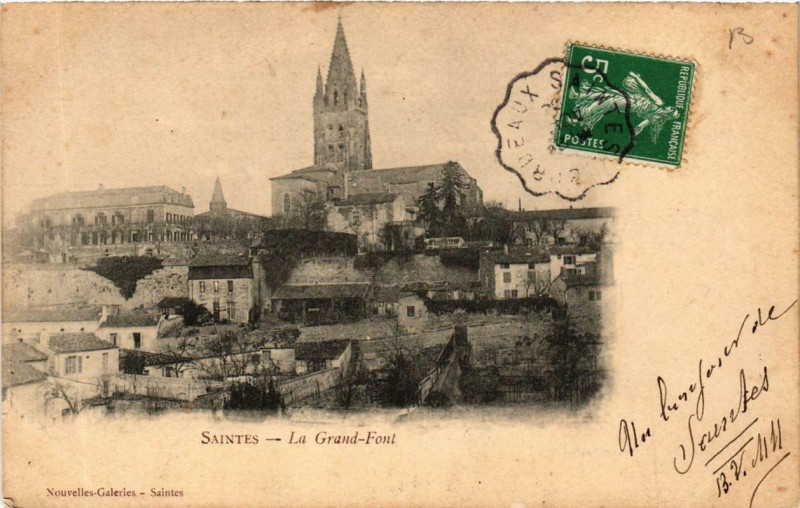 Carte postale ancienne Saintes La Grand Font à Saintes