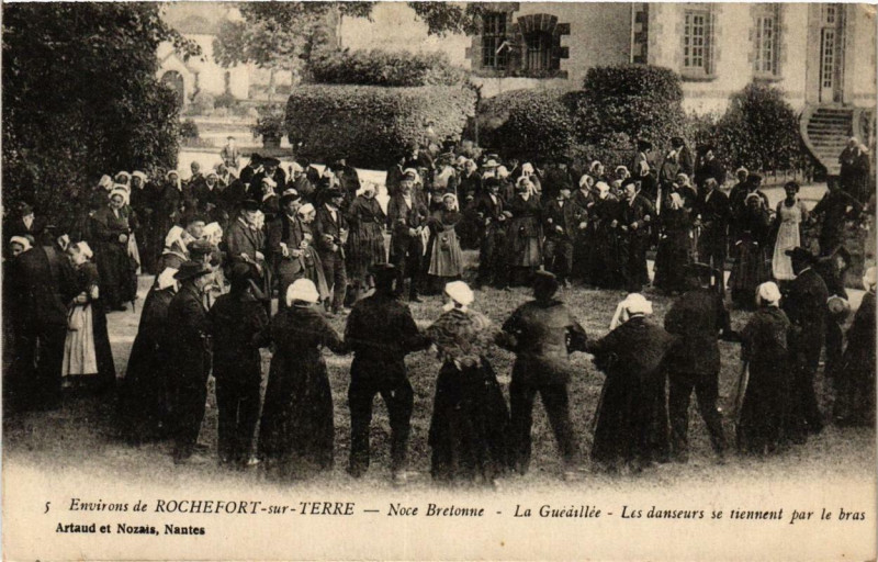 Carte postale ancienne Env. de Rochefort sur Terre. Noce Bretonne La Guédillée à Rochefort