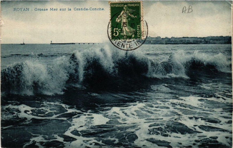 Carte postale ancienne Royan Grosse Mer sur la Grande Conche à Royan