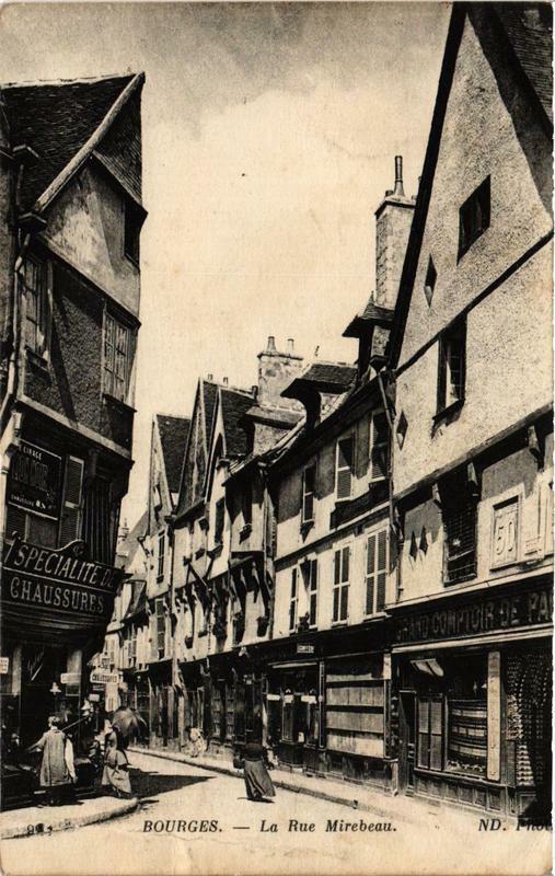 Carte postale ancienne Bourges La Rue Mirebeau