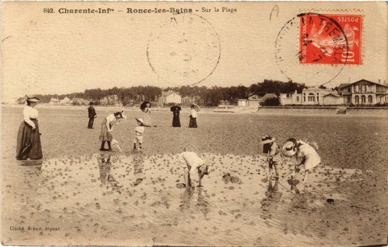 Carte postale ancienne Ronce-les-Bains Sur la Plage